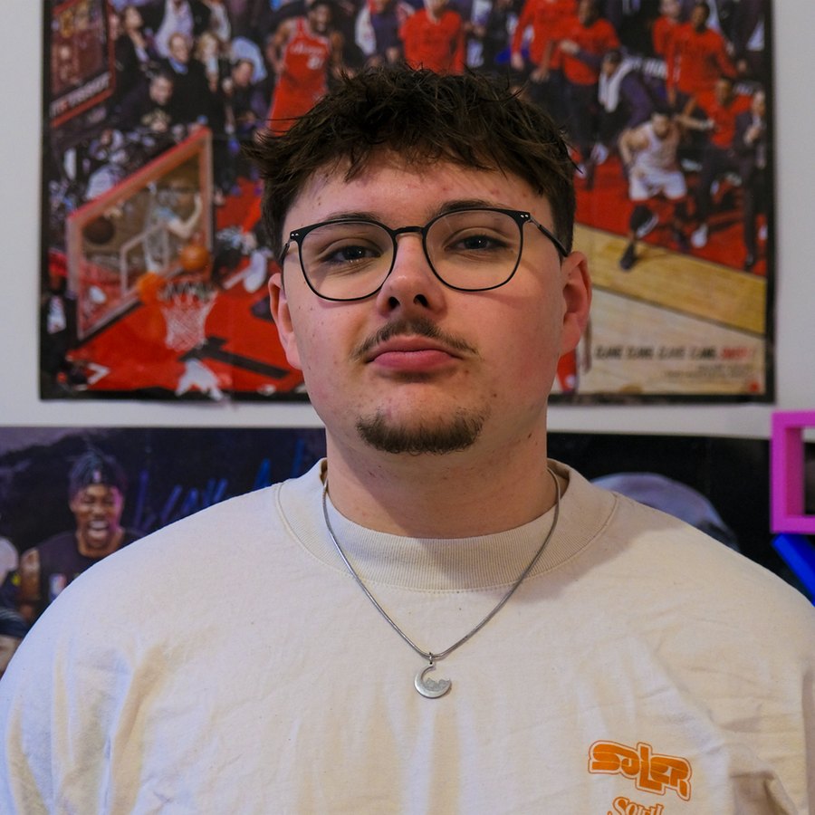 Portrait de Sacha Lefebvre, vidéaste à Rouen